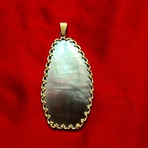 Mother of pearl pendant